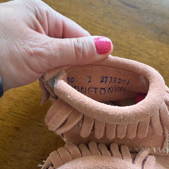 Minnetonka Moccasins boots pale pink rose baby girl size 2‎ - Picture 5 of 5